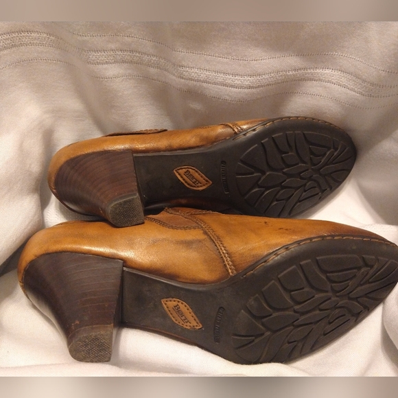 Born Brown Leather Ankle Booties Size 10 - Picture 2 of 10